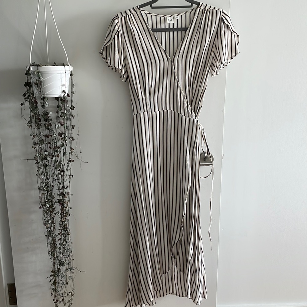 Gap mid-length wrap dress